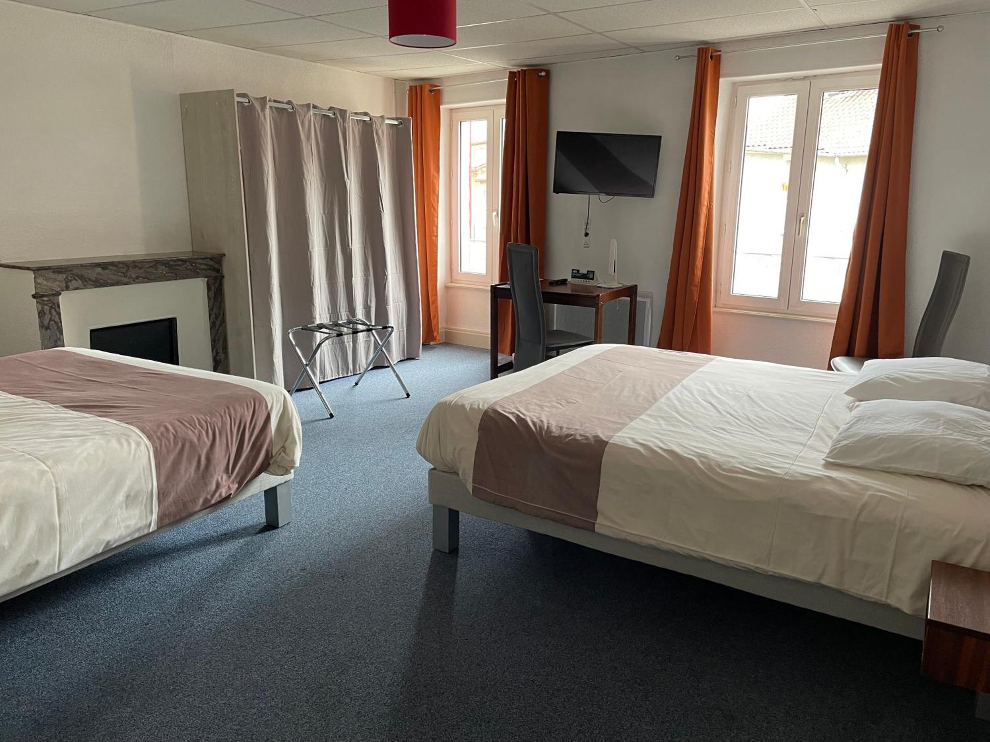 Logis Hotel Restaurant Des Voyageurs Saint-Paulien Esterno foto