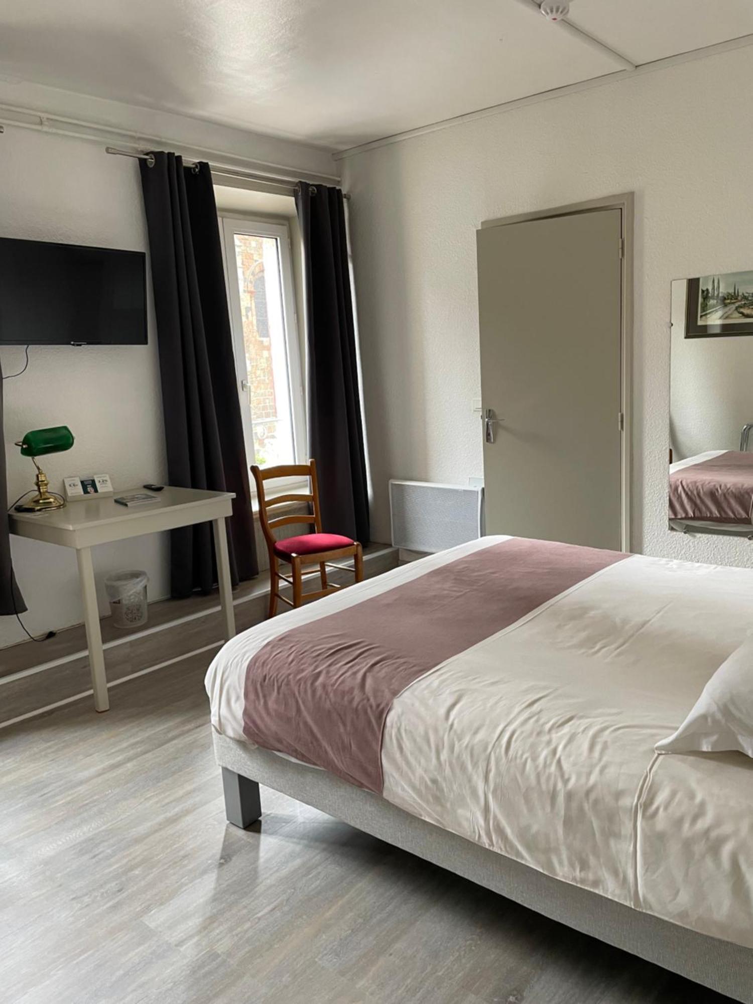 Logis Hotel Restaurant Des Voyageurs Saint-Paulien Esterno foto