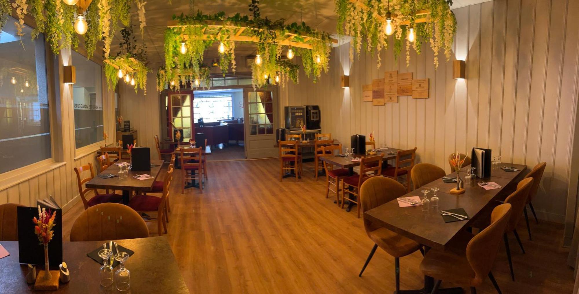 Logis Hotel Restaurant Des Voyageurs Saint-Paulien Esterno foto