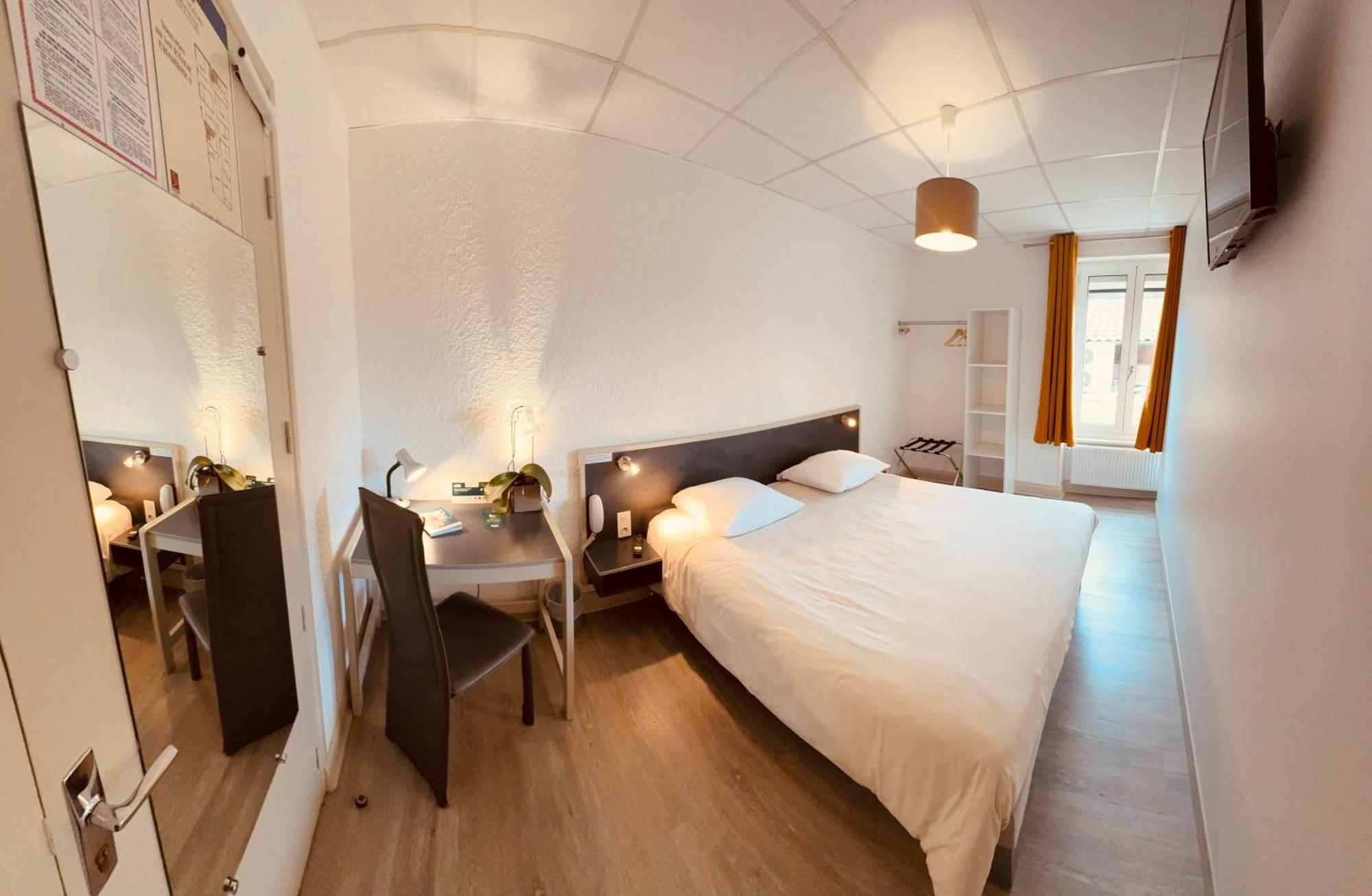 Logis Hotel Restaurant Des Voyageurs Saint-Paulien Esterno foto